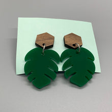 Load image into Gallery viewer, Monstera Leaf Earrings