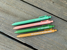 Load image into Gallery viewer, Hootin' &amp; Hollerin' Pen Set
