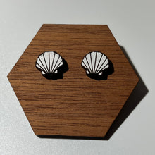 Load image into Gallery viewer, White Clam Shell Stud Earrings
